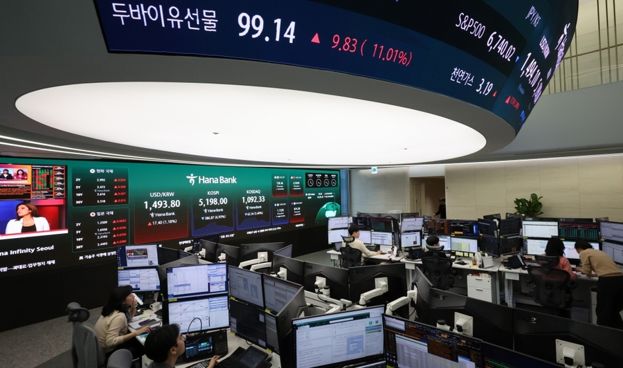 신뢰 추락한 증권사 종목 리포트 ...기업 눈치보기에 '매수' 일색, '매도... - 뉴스 썸네일 이미지