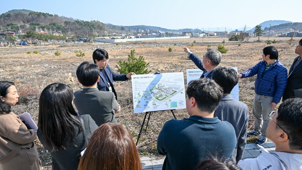 ▲ 부여군, 지난 17일 대통령 직속 지방시대위원회가 규암면 오수리 사업 예정지를 방문해 추진 상황을 점검하고 협력 방안을 논의했다.ⓒ부여군