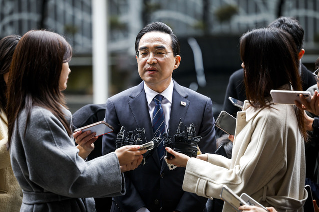 ▲ 박홍근 기획예산처 장관 후보자가 3일 서울 중구 예금보험공사에 마련된 인사청문회 준비 사무실로 출근하며 입장을 밝히고 있다. ⓒ뉴시스