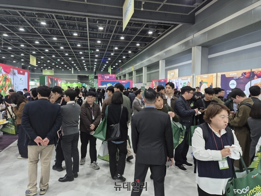 ▲ 이날 푸드 솔루션 페어 2026에는 주요 제조사와 협력사 등 관계자들이 방문했다.ⓒ조현우 기자