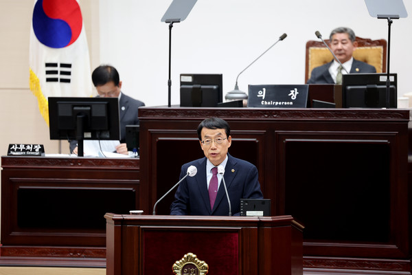 ▲ 인천시의회 허식 시의원이 5분발언을 통해 선거제도 개선을 촉구하고 있다. ⓒ인천시의회 제공