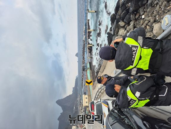 ▲ 울릉도 천부 해중전망대 인근 해상에서 60대 여성이 실종되어 관계 당국이  집중 수색을 벌이고 있다.ⓒ뉴데일리