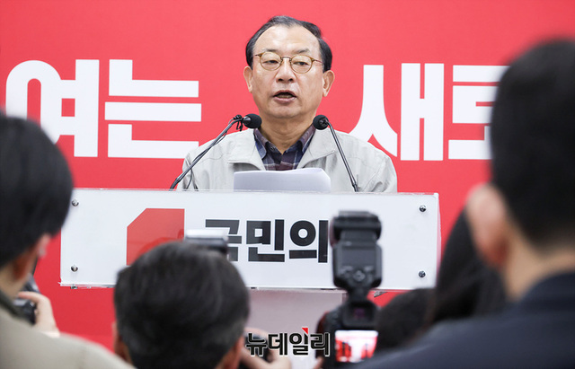 ▲ 이정현 국민의힘 공천관리위원장이 지난 16일 서울 여의도 국민의힘 중앙당사에서 충북지사 공천 심사 결과 발표를 하는 모습. ⓒ서성진 기자