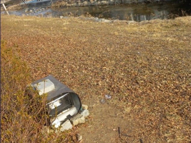 ▲ 지방하천구역 내 방치된 시설물.ⓒ세종시