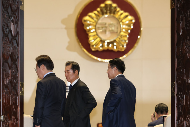 ▲ 2024년 12월 10일 당시 이재명 더불어민주당 대표와 정청래 의원이 국회에서 열린 본회의에 참석하는 모습. ⓒ뉴시스