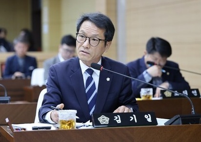 ▲ 김기일 부여군의원이 지난 19일 기자회견을 하고 있다.ⓒ김기일 의원