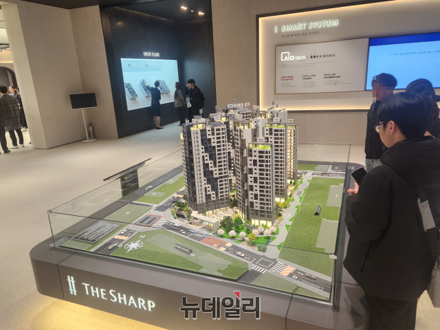 ▲ 견본주택 내 단지모형도. ⓒ박정환 기자