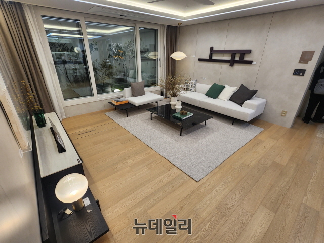 ▲ 전용 84㎡ 거실. ⓒ박정환 기자