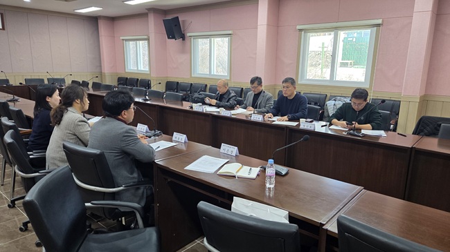 ▲ 평창군과 (재)전통공연예술진흥재단이 지난 19일 진부면사무소에서 '제67회 한국민속예술제' 관계 기관 협의체 회의를 개최했다. ⓒ평창군