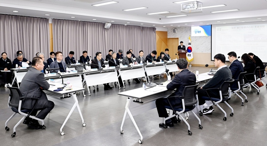 ▲ 19일 시청 대회의실에서 파주시 운정신도시연합회 간담회가 열리고 있다 ⓒ파주시 제공