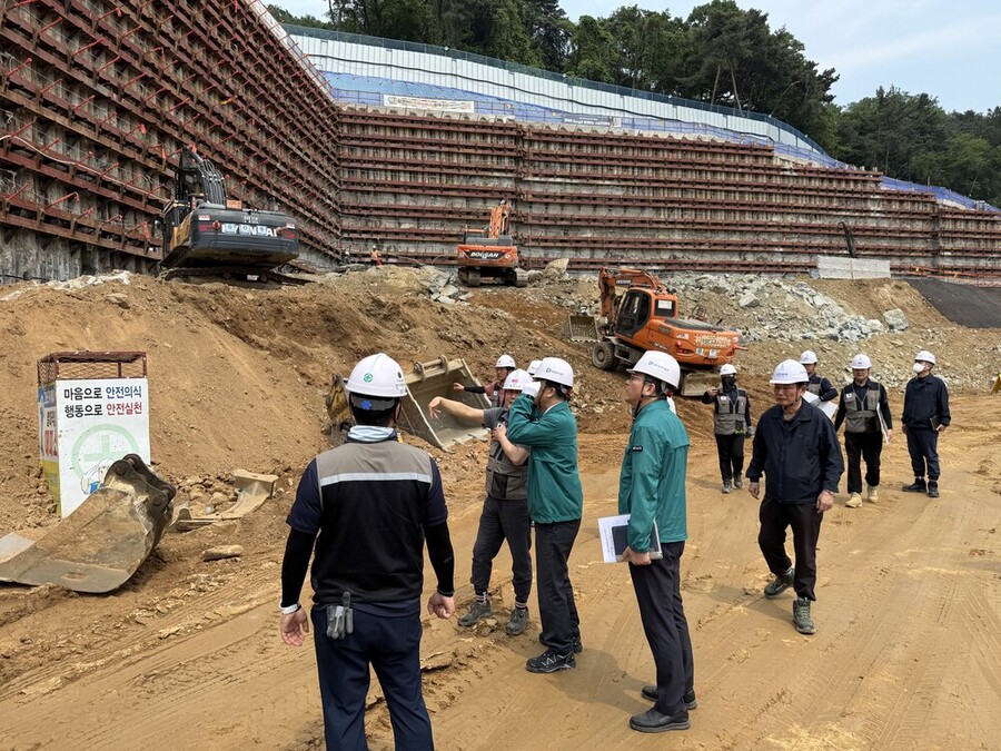 ▲ 공사장 현장 점검ⓒ광주광역시 남구청 제공