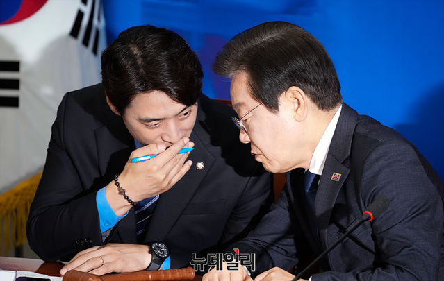 ▲ 이재명 대통령(오른쪽)과 한준호 더불어민주당 의원. ⓒ서성진 기자