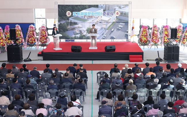 ▲ 축사중인 박상수 삼척시장. ⓒ삼척시