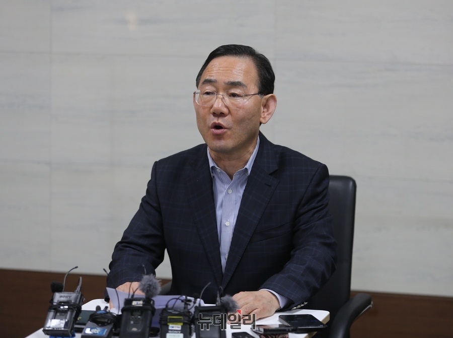 ▲ 주호영 국회부의장은 20일 오후 국민의힘 대구시당에서 긴급 기자회견을 열고 “오늘 제 거취를 밝히려 했으나, 장동혁 당 대표의 공정 경선 약속을 믿고 일단 지켜보기로 했다”며 당내 일각에서 제기된 전략공천설과 중진 컷오프 움직임에 대해 강한 유감을 표명했다.ⓒ뉴데일리