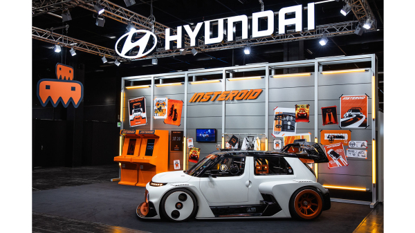 ▲ 현대자동차가 '게임스컴 2025(gamescom 2025)'에 참가해 자체 개발한 레트로 아케이드 게임(Retro Arcade Game)을 글로벌 게이머들에게 선보였다. ⓒ현대차