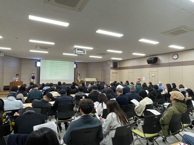 ▲ 2025년 예술창작활동지원사업 선정자 교육 장면.ⓒ충북문화재단 제공