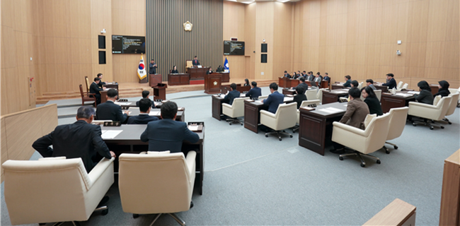 ▲ 제348회 춘천시의회 임시회 제1차 본회의 모습. ⓒ춘천시의회