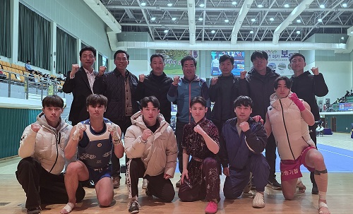 ▲ 충북개발공사 우슈선수다이 화이팅을 외치고 있다.ⓒ충북개발공사 제공