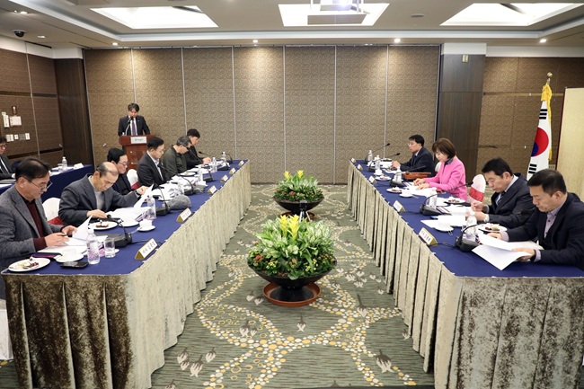 ▲ 강원랜드가 지난 23일 정선 하이원그랜드호텔에서 제230차 이사회를 개최하고 이사 및 감사위원회 위원 선임 계획(안)과 제33차 임시주주총회 소집(안)을 심의·의결했다. ⓒ강원랜드