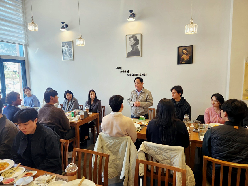 ▲ 남양주시는 23일 신규 공무원의 조직 적응을 돕기 위한 소통 간담회를 가졌다 ⓒ남양주시 제공