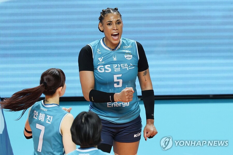 ▲ 실바가 42득점을 폭발한 GS칼텍스가 흥국생명을 꺾고 PO 진출에 성공했다.ⓒ연합뉴스 제공