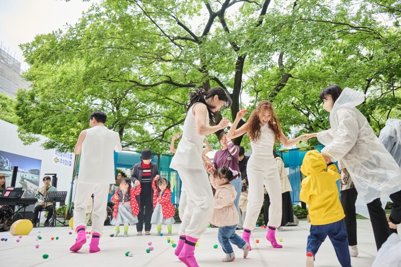 ▲ '봄여름가을겨울 슴숨슘' 공연 사진.ⓒ국립극단