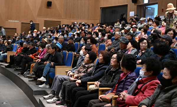 ▲ 사)대한노인회 부지군지회가 지난 24일 ‘2026년 노인일자리 안전·활동 교육’을 진행했다.ⓒ부여군