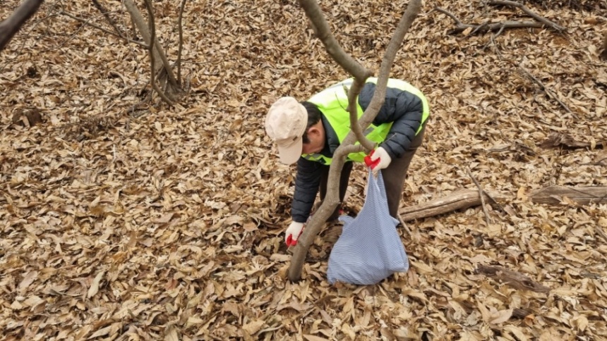 ▲ 고양시는 26일부터 이틀간 북한산,고봉산 지역에 광견병 미끼를 살포한다 ⓒ고양특례시 제공