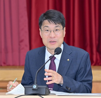 ▲ 김정기 대구시장 권한대행은 “대구시도 수출기업 지원, 민생경제, 에너지 전략 등 분야별 대응 방안을 검토해 필요시 원포인트 추경을 추진하라”고 지시했다.ⓒ대구시