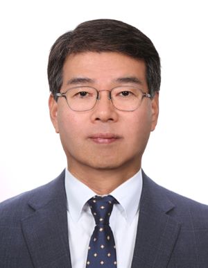 ▲ 자궁경부암 치료제 개발 연구를 주도한 윤명식 호서대 제약공학과 교수.ⓒ호서대