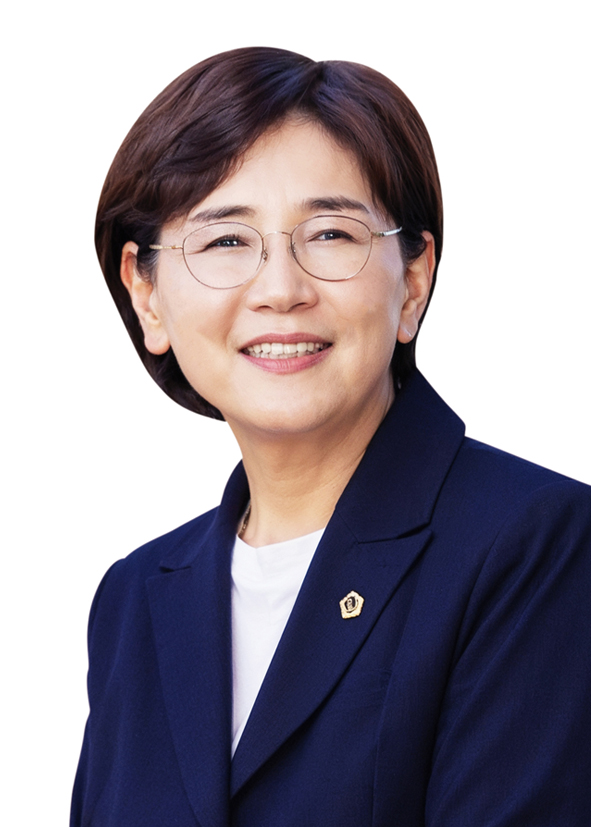 ▲ 이선희 국민의힘 청도군수 예비후보는 27일 교통, 경제, 농업, 관광, 복지를 아우르는 종합 발전 공약안을 발표했다.ⓒ이선희 예비후보측