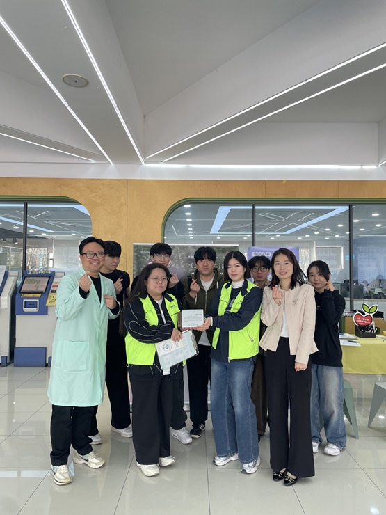 ▲ 영진전문대학교 학생들이 난치성 혈액질환으로 고통받는 환우들에게 새 삶의 희망을 전하기 위해 자발적인 생명나눔 약속에 동참했다.ⓒ영진전문대