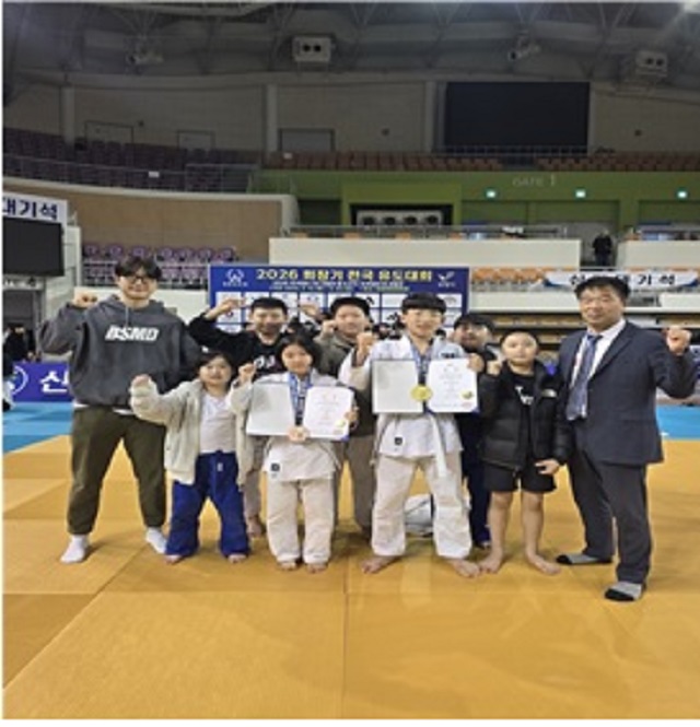 ▲ 양학초 유도부는 지난 17일부터 20일까지 보령시에서 열린 ‘2026 보령 회장기 전국유도대회’에 출전해 뛰어난 성과를 거두고 기념촬영을 하고 있다.ⓒ양학초