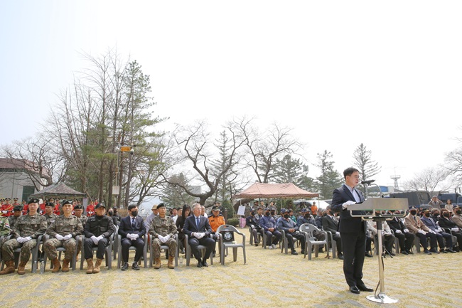 ▲ 횡성군과 육군 제36사단이 지난 27일 횡성군 보훈공원에서 유해발굴 개토식을 갖고, 횡성군 안흥면 송한리 일대 지역에 '6.25 전사자 유해발굴'을 시작한다. ⓒ횡성군