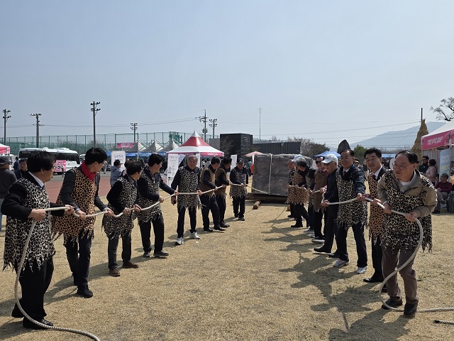 ▲ 포항시 기계면에서 지난 28일 열린 제10회 기계 고인돌 벚꽃 문화축제가 700여 명의 시민과 방문객이 참여한 가운데 성황리에 개최했다.ⓒ포항시