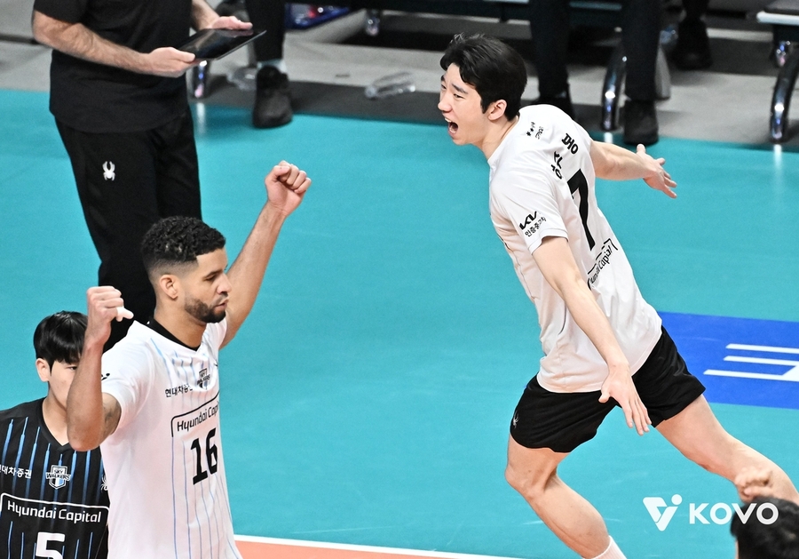 ▲ 현대캐피탈이 우리카드를 넘고 챔피언결정전 진출에 성공했다.ⓒKOVO 제공