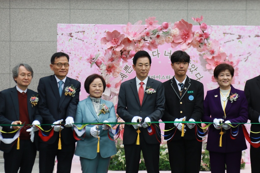 ▲ 유영하 의원은 지난 25일 대구반도체마이스터고 기숙사 개관식에 참석해 교육 환경을 점검하고 학생·학부모의 의견을 청취했다.ⓒ유영하 의원실