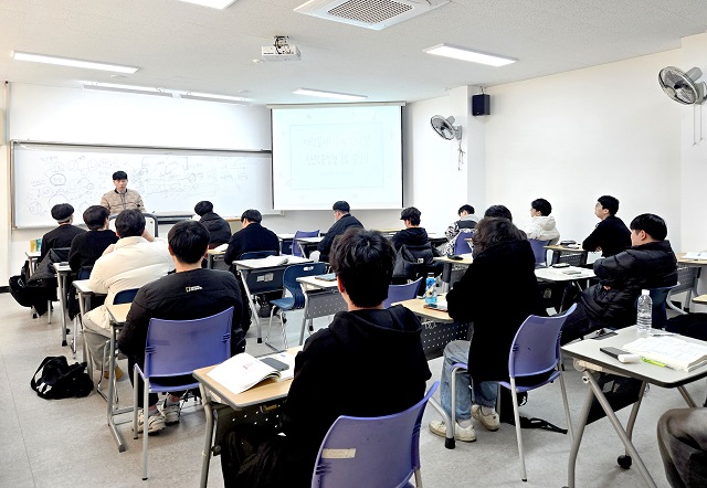 ▲ 포항대 대학일자리플러스센터는 지난 23일부터 27일까지 5일간 재학생을 대상으로 ‘찾아가는 취업지원 홍보’를 운영했다.ⓒ포항대