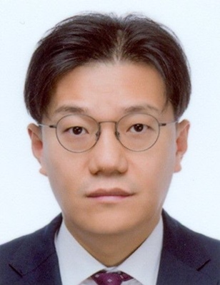 ▲ 계명대학교 경영학과 이호택 교수가 중소기업의 자원 한계를 극복하고 신제품 창의성을 극대화할 수 있는 시장지향 전략의 메커니즘을 밝혀냈다.ⓒ계명대학교