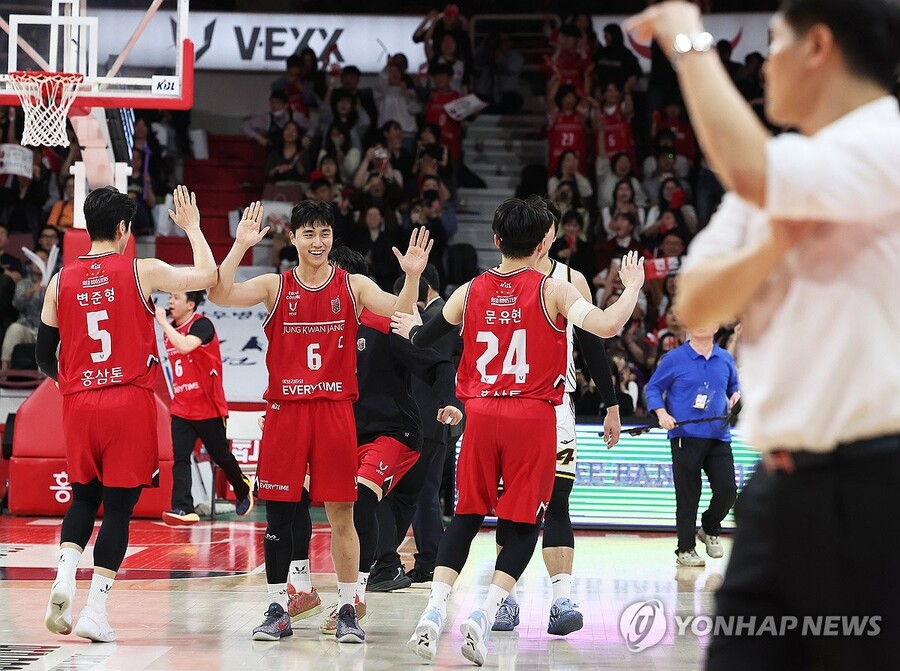 ▲ 2위 정관장이 1위 LG의 우승 길목을 막았다.ⓒ연합뉴스 제공
