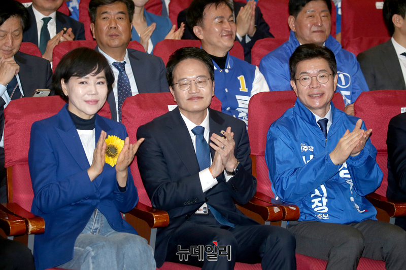 ▲ 더불어민주당 서울시장 경선 전현희 · 박주민 · 정원오 후보가 지난달 30일 국회 의원회관에서 열린 현장최고위원회의에 참석해 앉아 있다. ⓒ뉴데일리DB