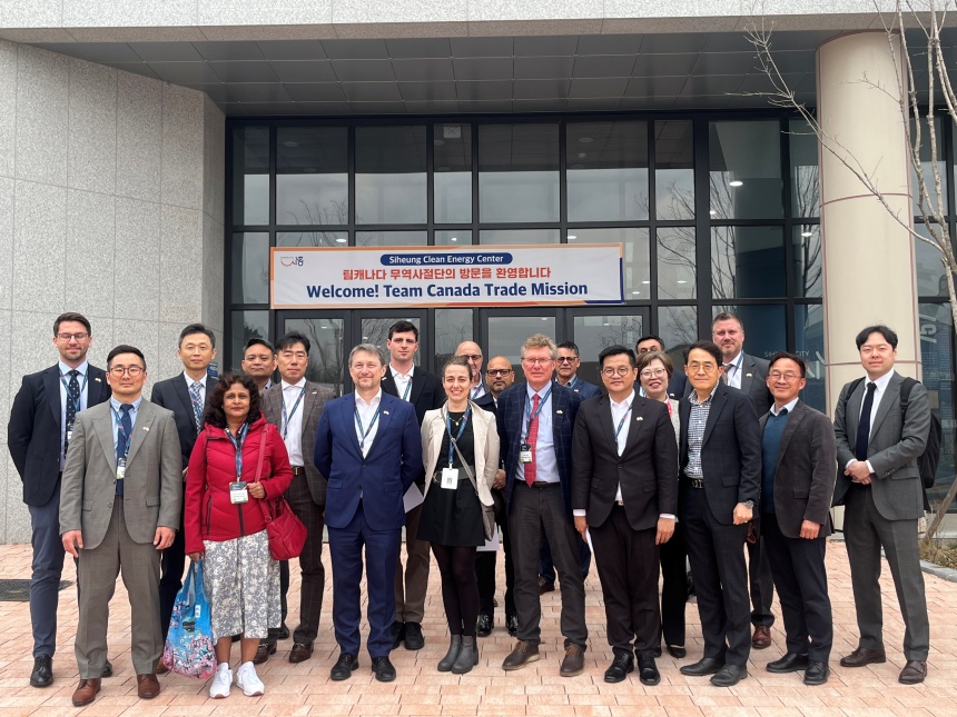 ▲ 캐나다 정부가 주관하는‘팀 캐나다 무역사절단(Team Canada Trade Mission)’이 31일 시흥시 클린에너지센터를 방문했다 ⓒ시흥시 제공
