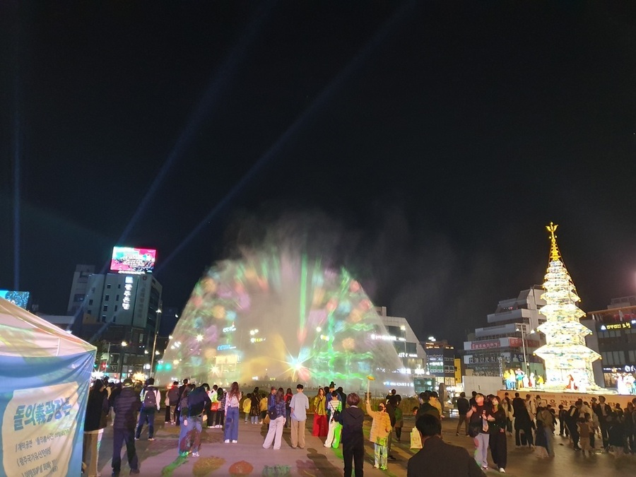 ▲ ‘빛의 음악분수’ 4월 4일 첫 선ⓒ광주광역시 동구청 제공