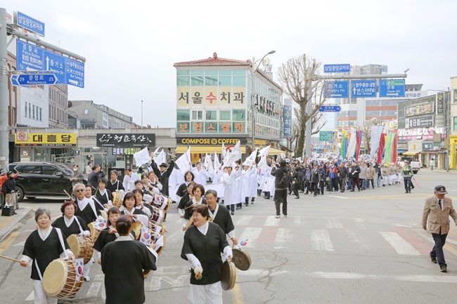 ▲ 횡성군이 1일 횡성보훈공원과 만세공원 일원에서 '제107주년 4·1 횡성군민만세운동 기념행사'를 개최했다. ⓒ횡성군