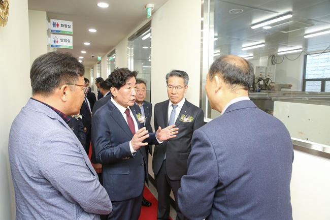 ▲ 횡성군 공근 농업의 현대화와 유통 혁신을 이끌 '공근농협 농산물 유통센터'가 2일 문을 열고 본격적인 운영에 들어갔다. ⓒ횡성군