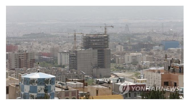 ▲ 이란 수도 테헤란 시내에서 아파트 건설 공사가 진행되는 모습.ⓒ연합뉴스