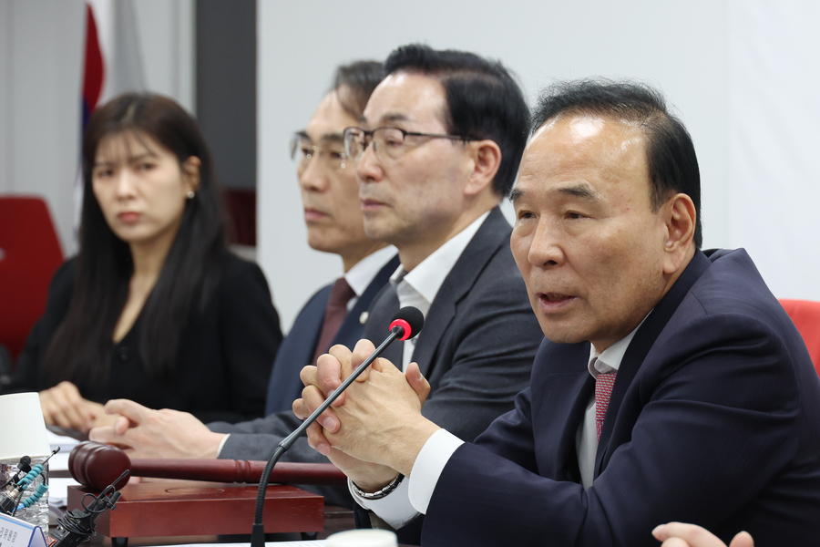 ▲ 박덕흠 국민의힘 공천관리위원장이 지난 2일 서울 여의도 당사에서 열린 공천관리위원회 회의에서 발언하는 모습. ⓒ뉴시스