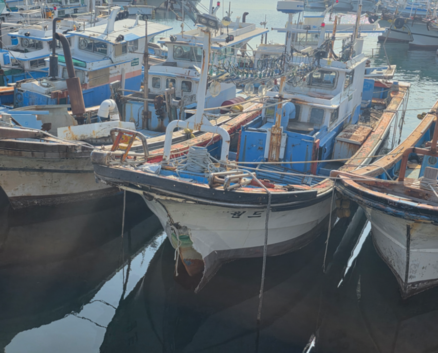 ▲ 여수시 국동항 장기 방치 선박 제재 절차 착수ⓒ여수시 제공