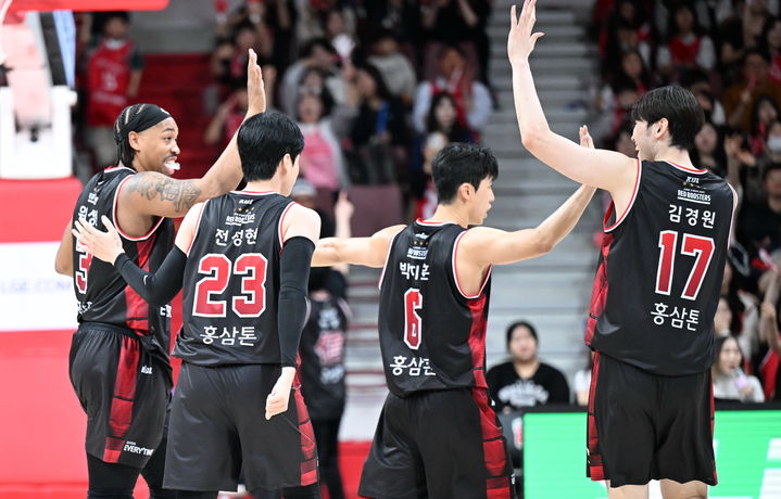 ▲ 정관장이 현대모비스를 꺾고 2위 확정을 눈앞에 뒀다.ⓒKBL 제공