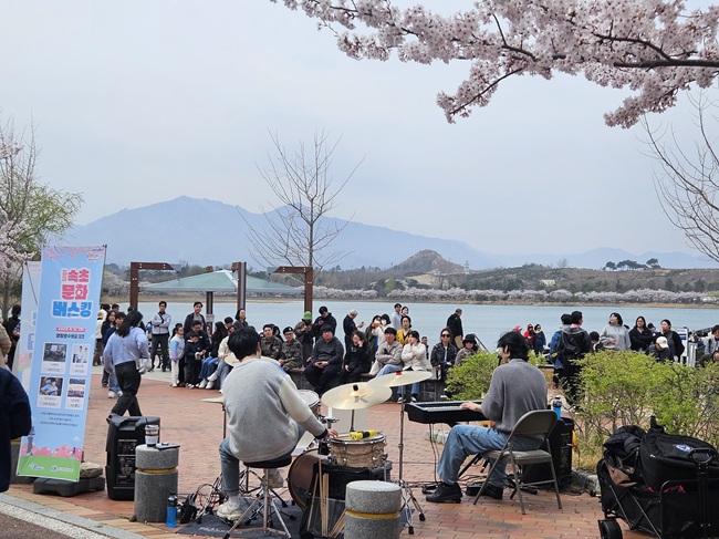 ▲ 지난해 열린 속초 문화버스킹 행사 모습. ⓒ속초시